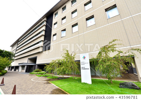 Kyoto University iPS Cell Research Institute (left) The 3rd Research Building (right) Kyoto University Yoshida Campus Faculty of Medicine, Hospital, Faculty of Pharmacy Kyoto University iPS Cell Research Institute (left) The 3rd Research Building (right) Kyoto University Yoshida Campus Faculty of Medicine, Hospital, Faculty of Pharmacy 43596781