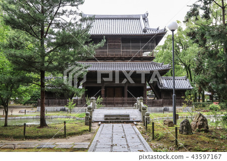 博多的著名寺廟 - 靖國神社Seifukuji 博多的著名寺廟 - 靖國神社Seifukuji 43597167
