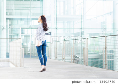 Business woman 43598710