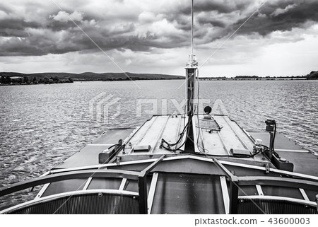 Cruise on the water dam, Piestany, colorless 43600003
