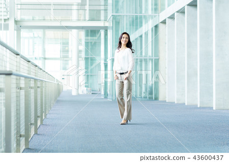 Business woman Business woman 43600437