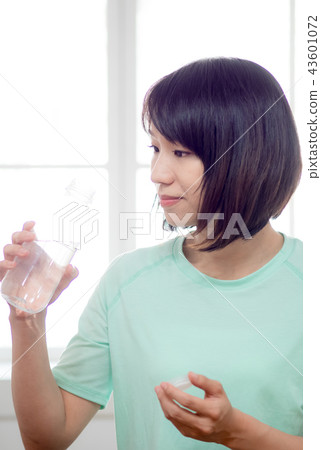 喝水 43601072