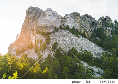 mount Rushmore natonal memorial at sunset. mount Rushmore natonal memorial at sunset. 43601350