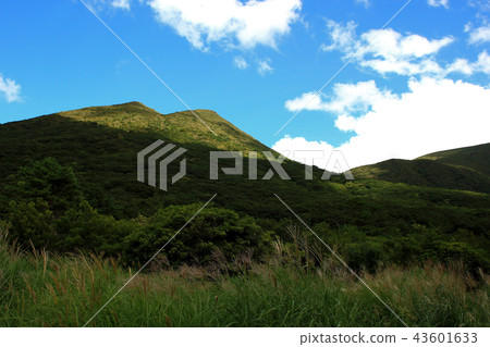 Trekking course from the Yoshibe mountaineering entrance to the boulder Season to feel the sign of autumn 43601633