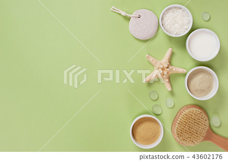 Composition of bath accessories Composition of bath accessories 43602176