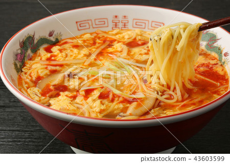 Soy hot water noodles 43603599