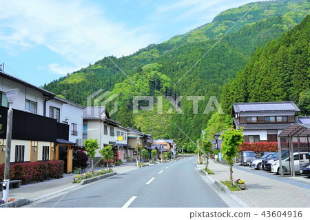 群山環抱的美麗小鎮（高知縣小原町） 43604916