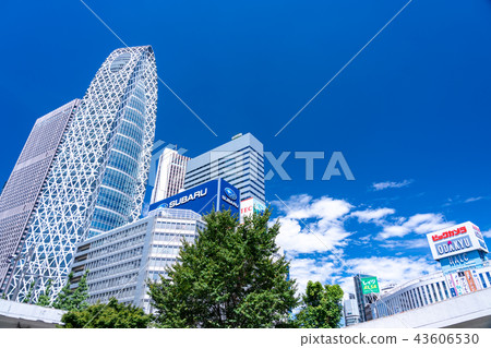 天氣好的西新宿高層建築 照片素材 圖片 圖庫