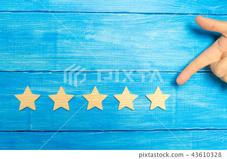 hand to the fifth star. Get the fifth star.  43610328