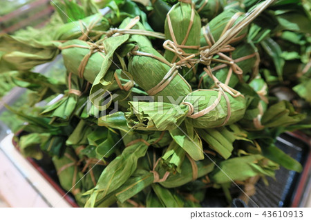 Bamboo dumpling 43610913