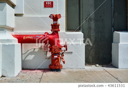 Wall mounted standpipe in San Francisco 43611531