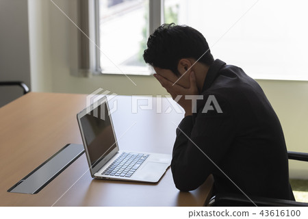 Business man fatigue Business man fatigue 43616100