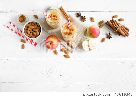 Apple pie protein smoothie 43619343