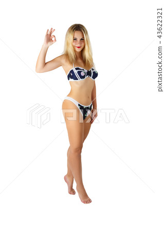 smiling girl with ok sign 43622321