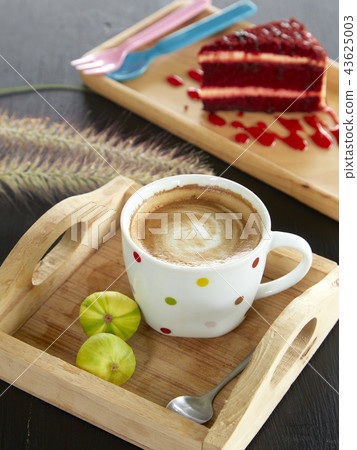 Red velvet with Coffee and  Fig wooden 43625003