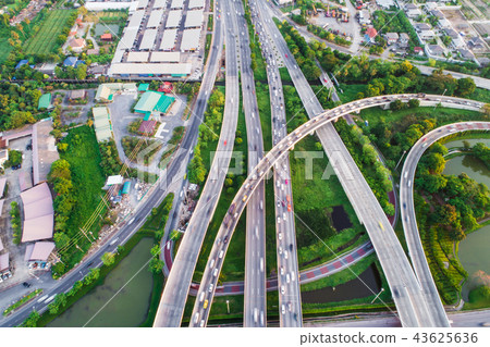 Intersection infinity sign traffic road with car 43625636