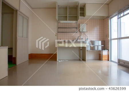公共住房廚房清潔清潔移動輪椅廚房 43626399