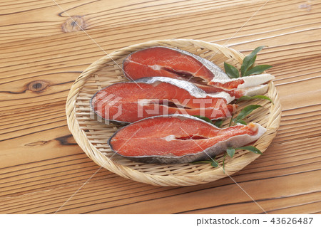 Aramaki salmon fillet 43626487