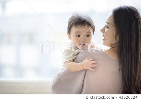 三個授權家庭 三個授權家庭 43626524