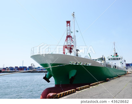 "General large cargo ship" at anchorage "General large cargo ship" at anchorage 43628682