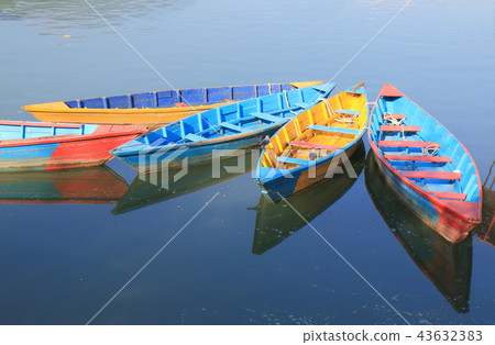 Rowboat on Lake Fewa in Pokhara, Nepal 43632383