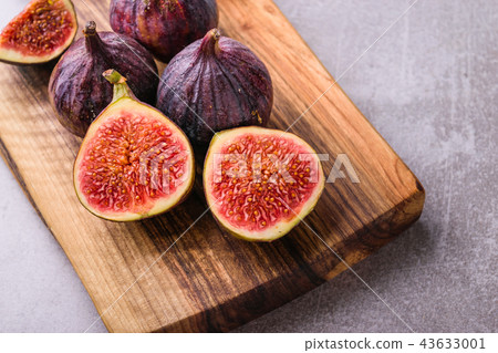 Fresh figs Fresh figs 43633001