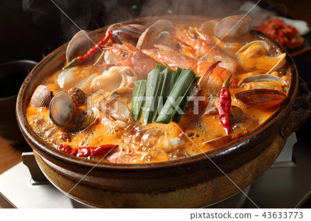 Seafood jjigae pot 43633773
