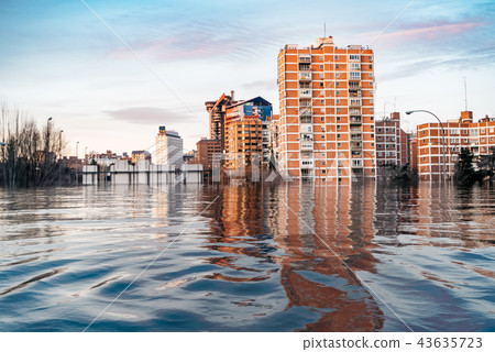 Hypothetical flood of water in Madrid due to the effects of glob 43635723