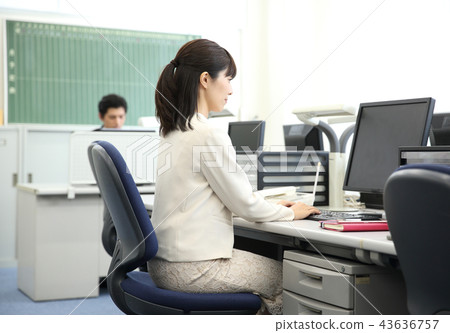 a working woman                          43636757