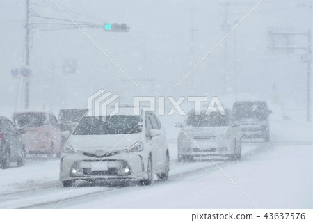 雪一般道路能見度差 43637576