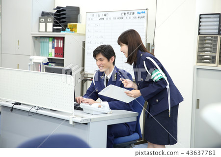 一名警察 43637781