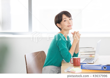  企業形象 43637996