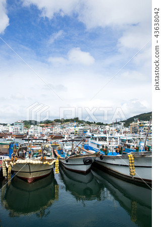 Guguan, Tongyoung Port, Hallyeo Marine National Park, Tongyeong-si, Gyeongnam Guguan, Tongyoung Port, Hallyeo Marine National Park, Tongyeong-si, Gyeongnam 43638042