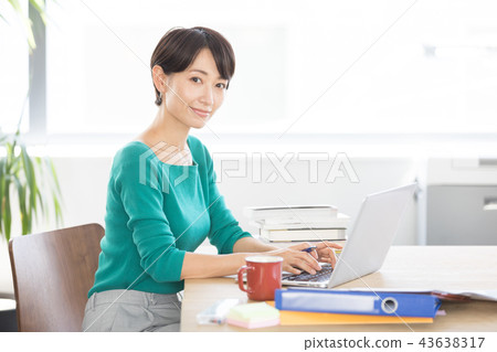  企業形象 43638317