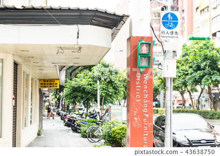 Asia, China, Taiwan, Taipei Street, Zhizhi Traffic Signpost Pedestrian Law Asia, China, Taiwan, Taipei Street, Zhizhi Traffic Signpost Pedestrian Law 43638750