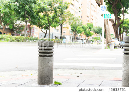 亞洲中國台灣台北街道號誌交通路標行人法律 43638761