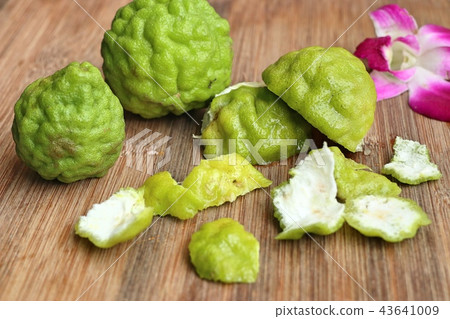 kaffir lime and lemon 43641009