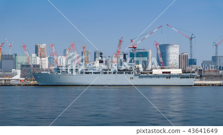 Albion級登陸艦Harumi港HMS Albion(L14) Albion級登陸艦Harumi港HMS Albion(L14) 43641649
