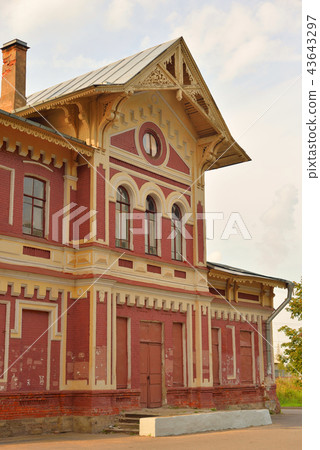 The building of the railway station Dudergof. 43643297