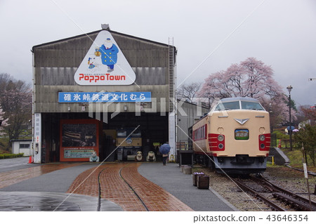 臼井關鐵路文化不平衡 臼井關鐵路文化不平衡 43646354