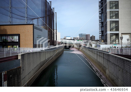 Otonashi River in front of Oji Station 43646934