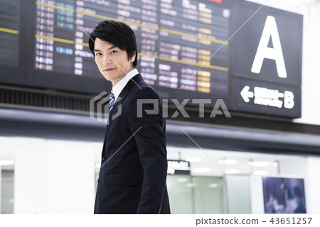 Business airport businessman return home business trip Business airport businessman return home business trip 43651257