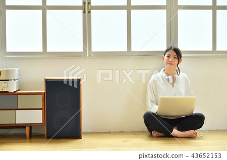 女生 女孩 女性 43652153