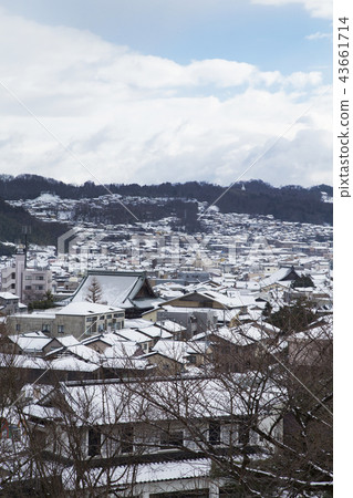 從Kenrokuen看見的今池市雪場面 從Kenrokuen看見的今池市雪場面 43661714