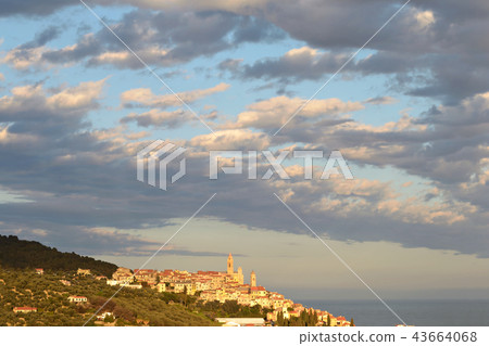 Cervo old town, Italy 43664068
