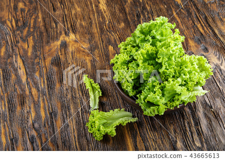 lettuce on the board 43665613