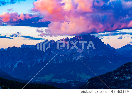 Light of sunset on the clouds and The Dolomites Light of sunset on the clouds and The Dolomites 43668319