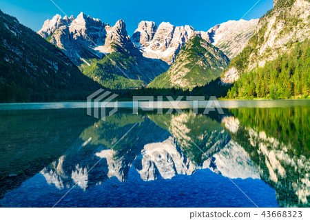 Crystal clear water at Lake Durrensee Crystal clear water at Lake Durrensee 43668323