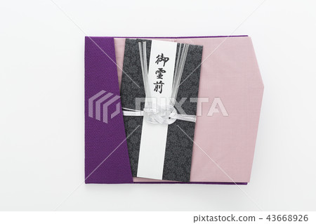 葬禮的禮物 43668926