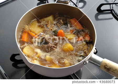 Make meat and potatoes. Make meat and potatoes. 43680073